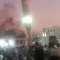 Suasana di Masjid Nabawi usai ledakan bom. Pelaku bom bunuh diri menyerang tiga kota Arab Saudi. Masing-masing di Kota Madinah, Qatif dan Jeddah yang menyebabkan lima orang tewas dan dua terluka, Senin (4/7). (REUTERS)