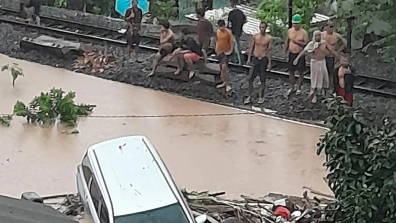 Dampak banjir besar yang melanda Kota Bandar Lampung. Foto : (Istimewa).