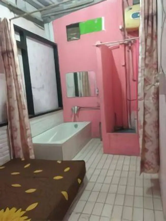 8 Potret Kamar Kos Nyeleneh, Ukurannya Ada yang Sempit Banget