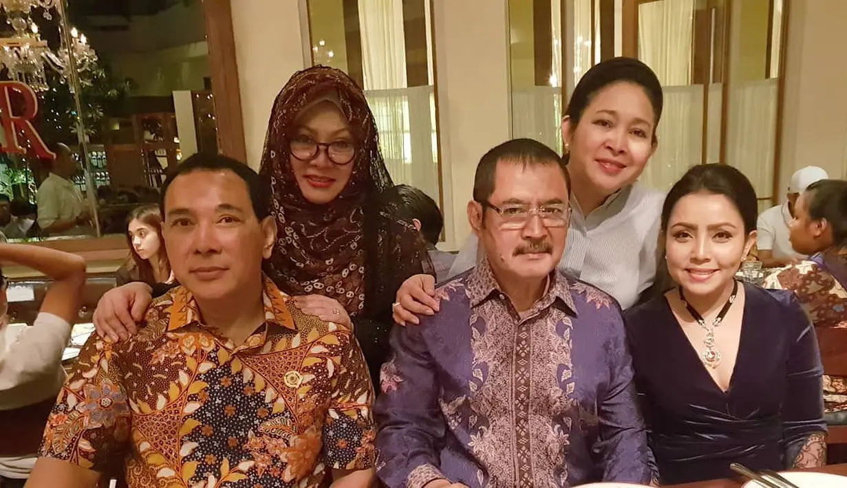 Mayangsari dan Bambang Trihatmojo