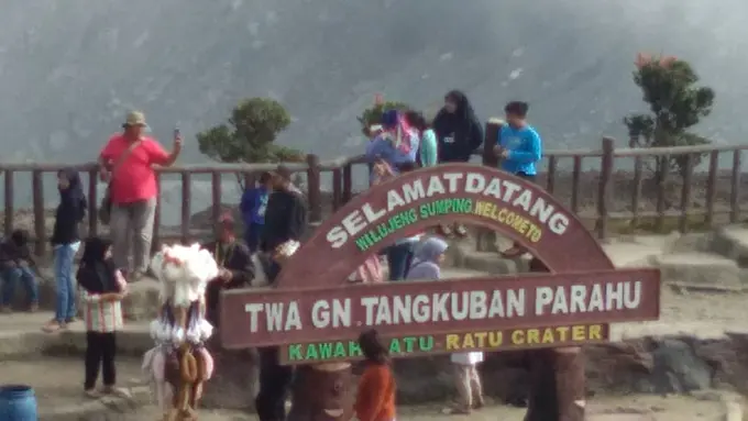 Gunung Tangkuban Parahu