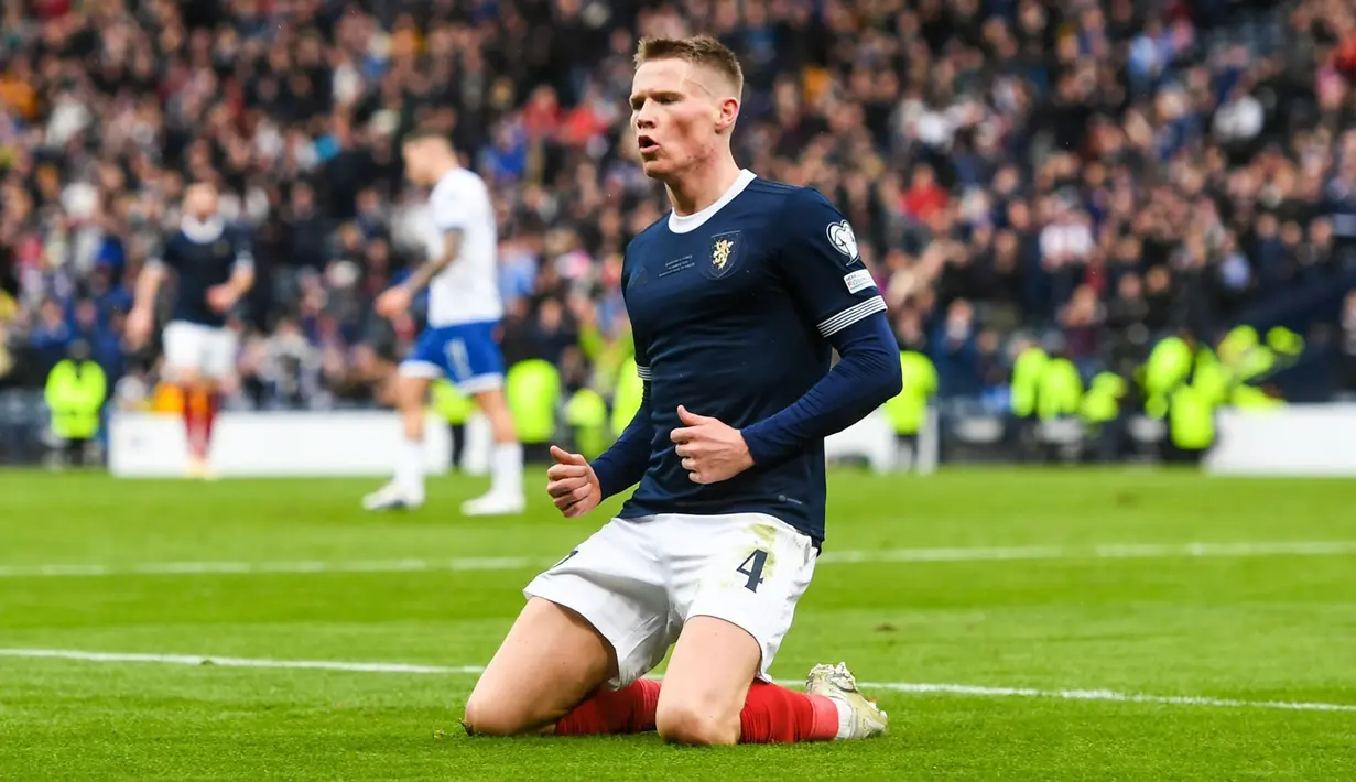 Selebrasi gelandang Timnas Skotlandia, Scott McTominay setelah mencetak gol ke gawang Sprus pada laga Grup A Kualifikasi Euro 2024 di Hampden Park, Skotlandia (25/3/2023). Baru dimasukkan pada 23 menit terakhir, Scott McTominay mampu menyumbang dua gol ke gawang Siprus untuk membawa Skotlandia menang 3-0 di akhir laga. Bersama Timnas Skotlandia ia kini telah mengoleksi 3 gol dan 2 assist dari total 38 laga. (twitter/@UtdPlug)
