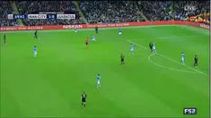 Kombinasi kerjasama Paul Pogba dengan Mario Mandzukic menjadi senjata Juventus dalam mencetak gol ke gawang Manchester City di Liga Champions pada Selasa (16/9/2015).