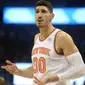 Center New York Knicks, Enes Kanter, kembali mengkritik Presiden Turki, Recep Tayyip Erdogan, dalam wawancara dengan New York Post, Sabtu (4/11/2017). (CBS Sport)