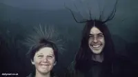Foto Nyengir dengan Rambut `Melayang`...Lalu Tersambar Petir!