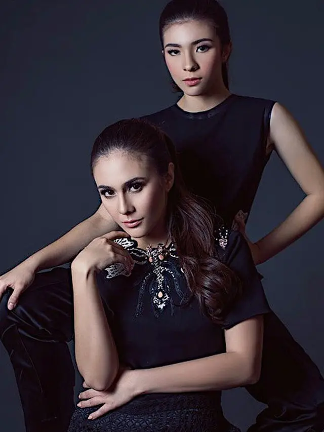 Ibu dan Anak Seleb (Wulan Guritno dan Shalom Razade)