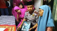 Surnah, korban ledakan dan kebakaran pabrik kembang api Tangerang siap dimakamkan (Liputan6.com/ Pramita Tristiawati)