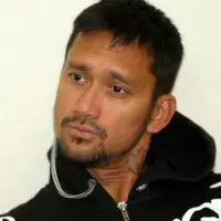 Sepupu Tora Sudiro yang bernama Adhitya, datang melihat kondisi Tora dan Mieki yang masih dalam tahanan Polres Metro Jakarta Selatan.