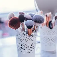 Ilustrasi kuas makeup. (pexels.com)