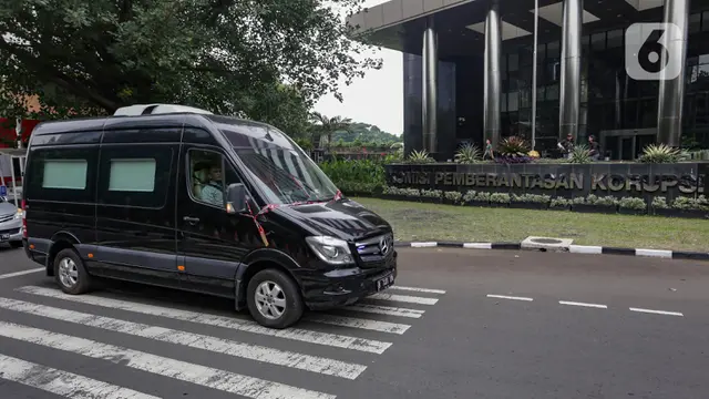 KPK Sita Mobil Mercedes Benz Sprinter SYL