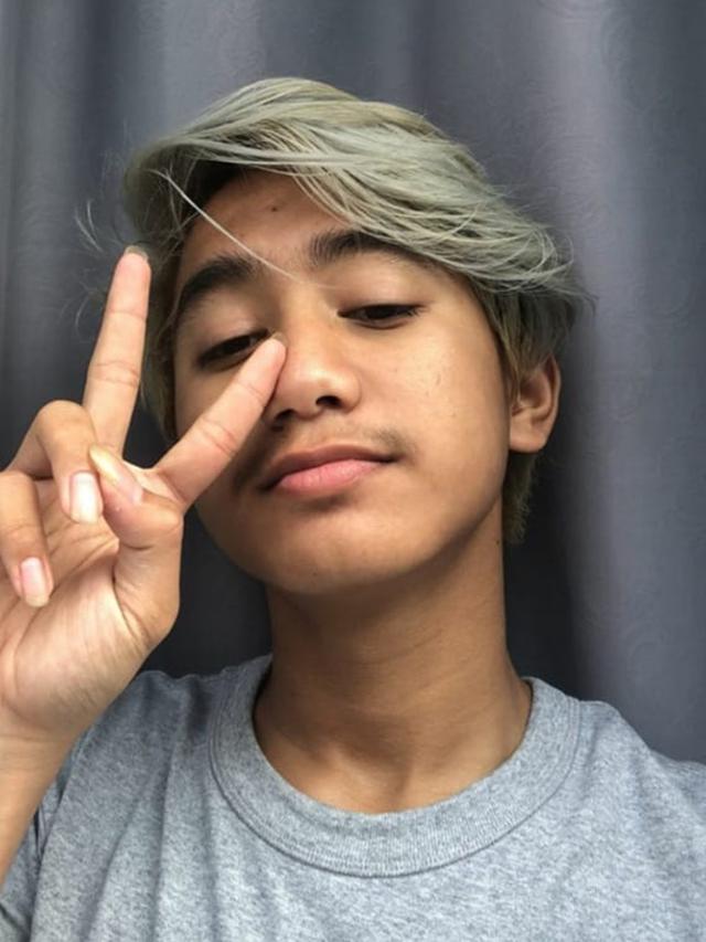 Sandingkan Foto dengan Iqbaal Ramadhan, Ini 6 Potret Gaya Rambut Baru Bowo