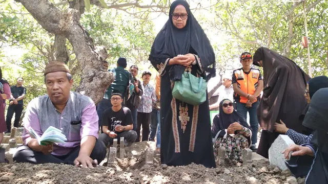 Jenazah penyelam Lion Air Syachrul Anto dimakamkan