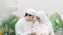 "Welcome to the team, Muhammad Mikail Faiz Alhaliem!❤️ Alhamdulilah terlaksana aqiqah putra kami tercinta Muhammad Mikail Faiz Alhaliem," tulis Alvin Faiz membagikan beberapa potret acara akikah. [Instagram/hennyyrahman]