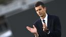 Pelatih Juventus, Thiago Motta, tak mampu menutupi kekecewaan setelah anak asuhnya gagal meraih kemenangan saat bertandang ke markas Empoli pada pekan keempat Serie A 2024/2025  di Stadion Carlo Castellani, Sabtu (14/9/2024). (AFP/Isabella Bonotto)