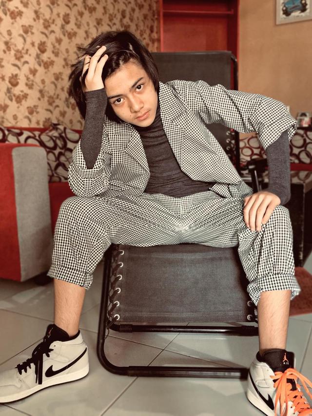 7 Potret Ganteng Rey Bong, Pemeran Anak Si Doel yang Curi Perhatian