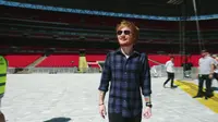 Ed Sheeran terpukau dengan stadion Wembley Inggris.
