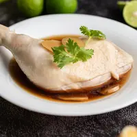 Ayam kukus./Copyright freepik.com/author/jcomp