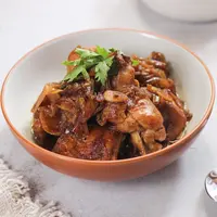 ilustrasi ayam kecap/Kristanti/Shutterstock