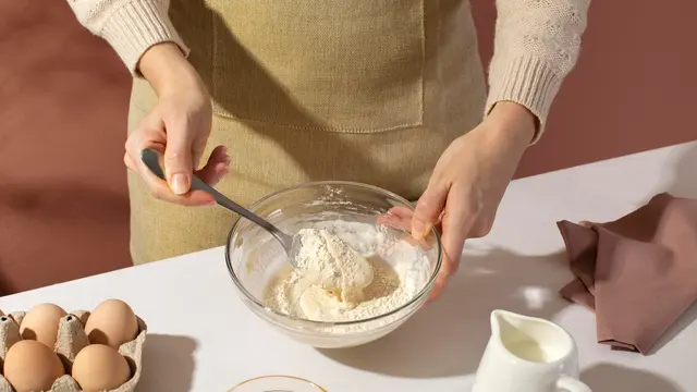 Cara Membuat Bolu Pisang yang Lembut dan Praktis Tanpa Oven - 3