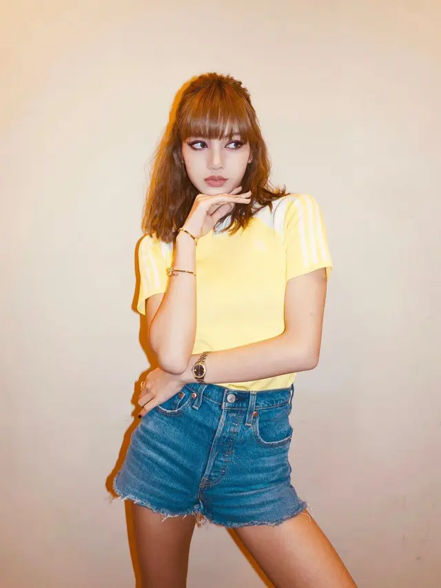 6 Jam Tangan Mahal Lisa BLACKPINK yang Harganya Bikin Pusing