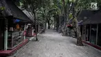 Suasana Pasar Seni Ancol yang terlihat sepi, Jakarta, Selasa (17/10). Pada era 1980-1995, Pasar Seni Ancol pernah menjadi tempat pertemuan yang hangat antara para pekerja seni, pengrajin, dan para penikmatnya. (Liputan6.com/Faizal Fanani)