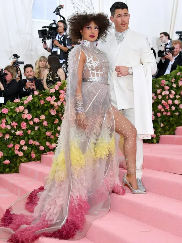Gaun Priyanka Chopra di Met Gala 2019 Dibuat dalam 1500 Jam