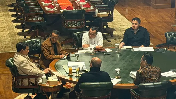 Prabowo Targetkan Tutup 700 BUMN, Efisiensi Capai Rp 100 Triliun