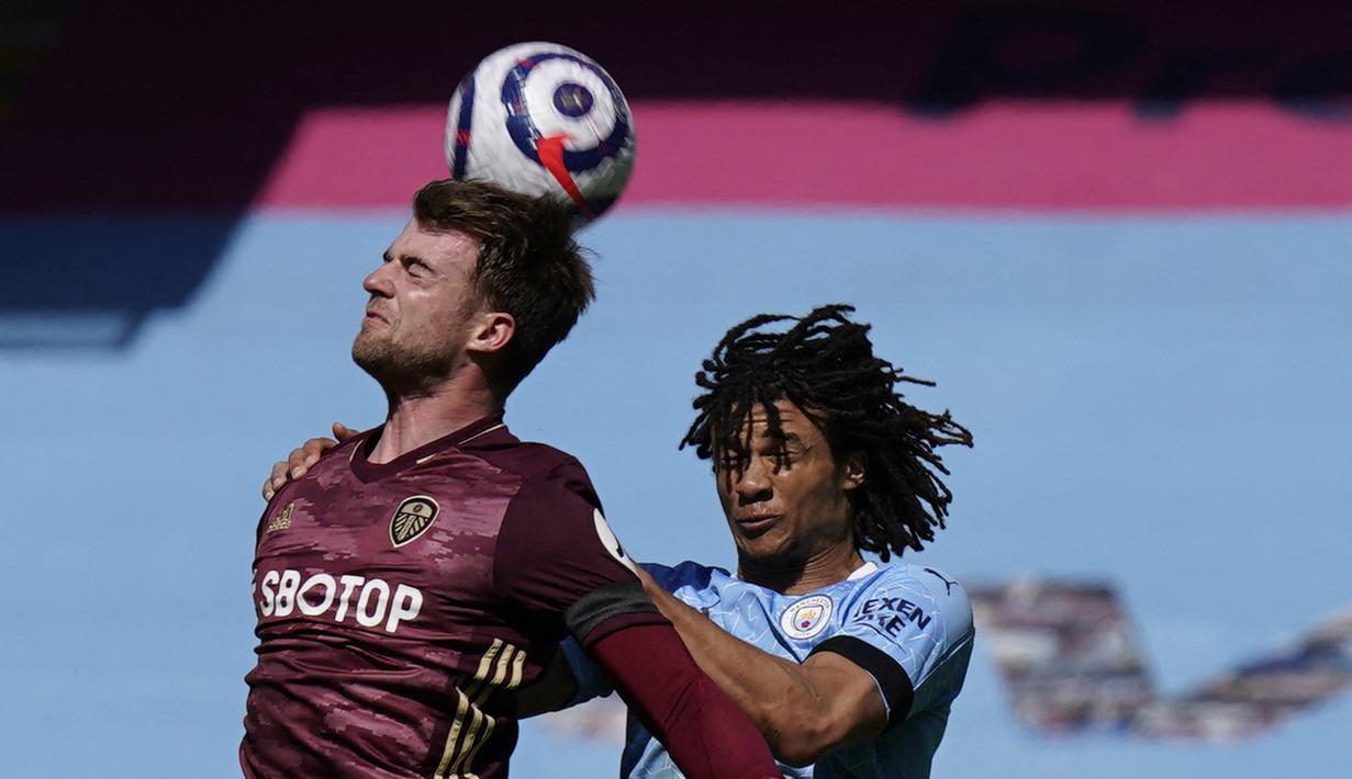 Leeds mendapat peluang apik pada menit ke-16. Namun, aksi Patrick Bamford belum mampu membobol gawang Ederson. (Foto: AFP/Pool/Tim Keeton)