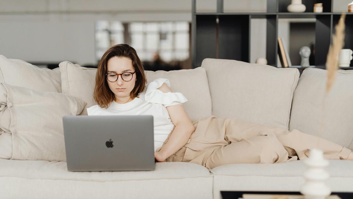 5 Kebiasaan Sepele yang Membuat Laptop Cepat Rusak