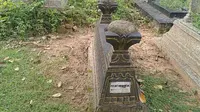 Makam Potjut Meurah Intan di komplek pesarean keluarga Ki Donomochammad, Dukuh Tegalsari, Desa Temurejo, Kecamatan Blora, Kabupaten Blora. (Liputan6.com/Ahmad Adirin)