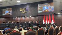 Ahli sekaligus pakar militer Muhammad Haripin menegaskan bahwa Dewan Perwakilan Rakyat (DPR) merupakan “safety switch” atau tombol pengaman untuk mencegah penyalahgunaan kekuatan militer oleh presiden. (Liputan6.com/Winda Nelfira)