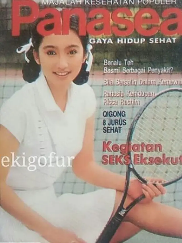 Desy Ratnasari saat jadi model cover majalah