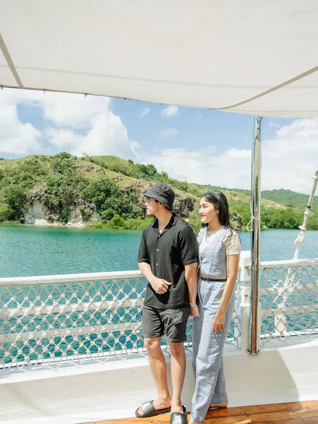 7 Potret Liburan Erina Gudono di Pulau Rinca, Mesra dengan Kaesang Pangarep