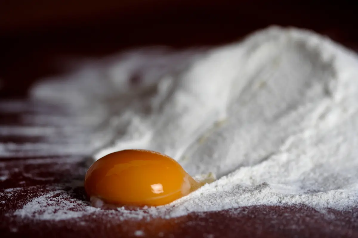 7 Cara Memasak Kue Agar Tidak Bantat dengan Hasil Sempurna