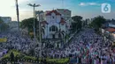 Perayaan Lebaran diawali dengan Salat Idul Fitri oleh para umat Muslim di sejumlah tempat. (Liputan6.com/Angga Yuniar)
