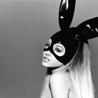Penampilan Ariana Grande sebagai Dangerous Woman (Bintang Pictures)