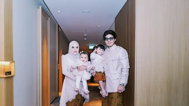 v6 Adu Gaya Reza Artamevia, Ashanty, hingga Aurel Hermansyah Pakai Kebaya Pink di Siraman Thariq Halilintar dan Aaliyah Massaid