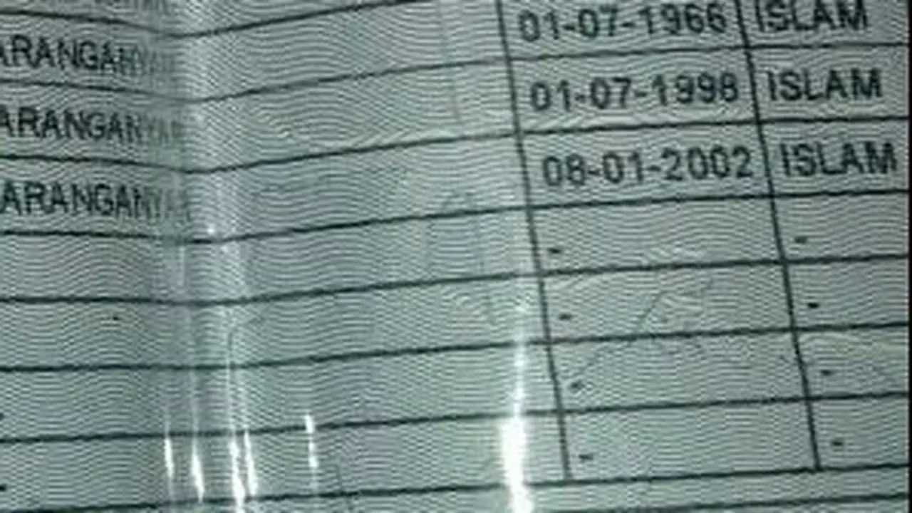 Viral Potret Kartu Keluarga Tanggal Lahirnya Sama, Hanya Beda Tahun