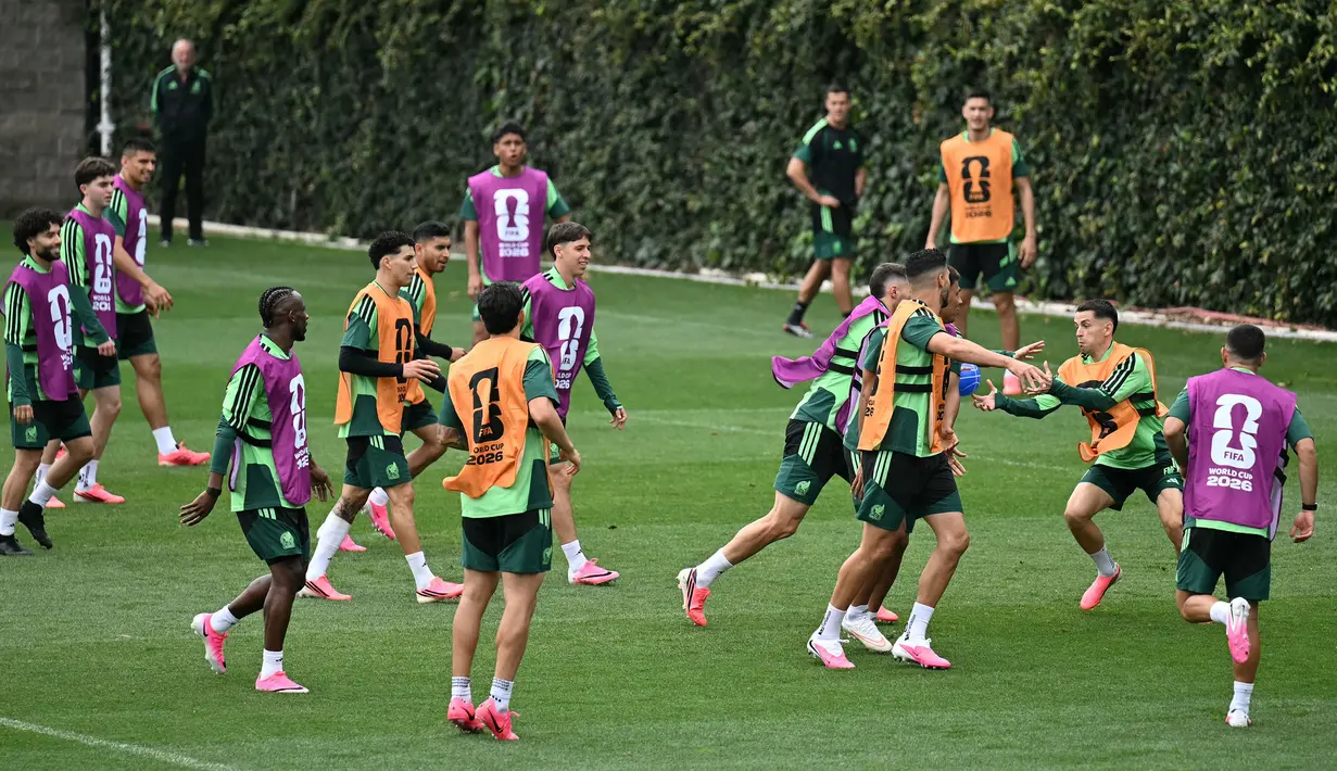 Timnas Meksiko menggelar latihan di markas mereka, Centro de Alto Rendimiento (CAR), Meksiko, pada 10 Juni 2026 waktu setempat. (AFP/Yuri Cortez)