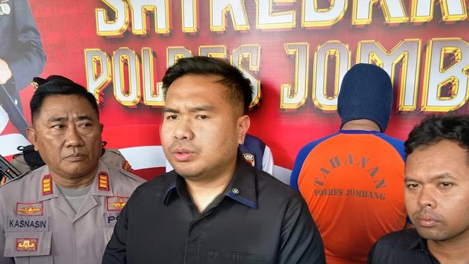 Skandal Jombang: Guru SMP Jebak Siswa di Medsos dengan Identitas Perempuan Palsu