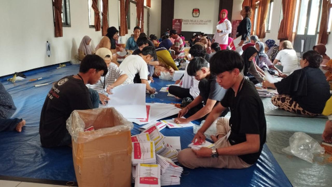Kerahkan 500 petugas, KPU Purwakarta Mulai Sortir Surat Suara Untuk Pemilu 2024