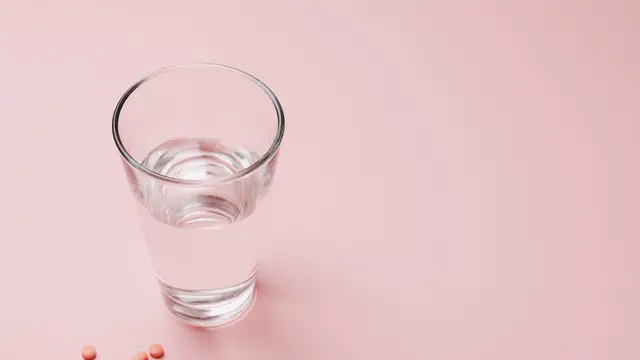 Minum Obat Penurun Demam