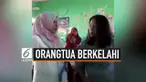 Viral sebuah video di media sosial, orangtua murid melakukan aksi kekerasan kepada guru di dalam ruang kelas. Ini terjadi di SD Negeri Pa'bangiang, Sulawesi Selatan.