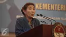Menteri Susi Pudjiastuti memberikan paparan saat penandatanganan naskah kesepakatan bersama di Jakarta, Selasa (10/5). Penandatangan tersebut untuk peningkatan kerja sama untuk pemberantasan illegal fishing. (Liputan6.com/Faizal Fanani)
