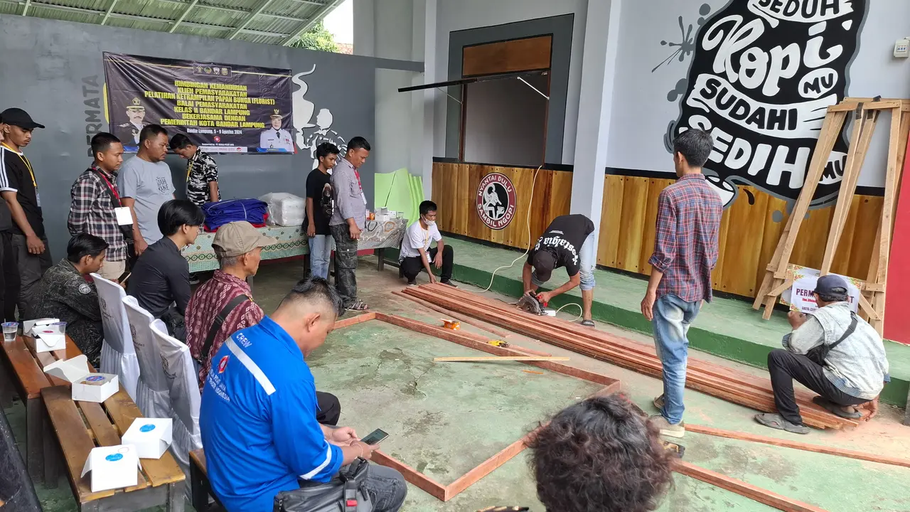 Kegiatan pelatihan kemandirian yang digagas oleh Bapas Kelas IIA Bandar Lampung di Griya Abhipraya Berkilau.  Foto: (Liputan6.com/Ardi).