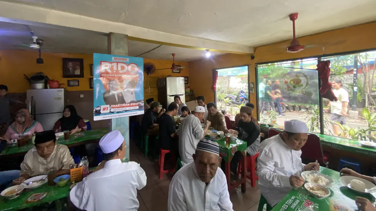 Program Traktiran RIDO (Ridwan Kamil-Suswono) ada di wilayah Bendungan Hilir (Benhil), Tanah Abang, Jakarta Pusat pada Jumat (8/11/2024).