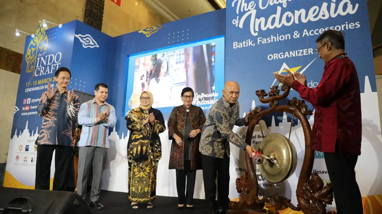 Menteri Koperasi dan UKM Teten Masduki membuka Indocraft 2020 di Jakarta, Rabu (11/3/2020). Merdeka.com/Dwi Aditya P