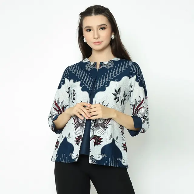 10 Rekomendasi Model Baju Kerja Wanita Terbaru 2024, Bikin Makin Stylish