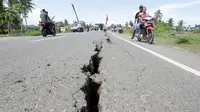 Cerita Warga Terperosok di Belahan Jalan Akibat Gempa Aceh 