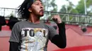 Vokalis Burgerkill, Vicky, memberikan performa penuh semangat di atas panggung GASS 2. (Deki Prayoga/Bintang.com)